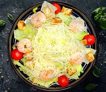 Салат Цезарь с креветками