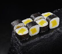 Ролл с такуаном