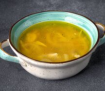 Куриный бульон с лапшой