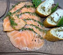 Сёмга с ароматным маслом и багетом
