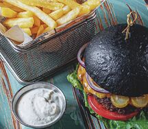 Чёрный русский Хренбургер с беконом