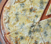 Пицца кватро формаджи