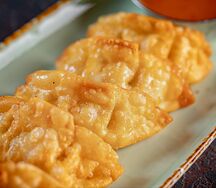 Жареные гедза с креветками