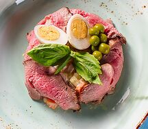 Французский Оливье с ростбифом