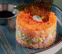 Салат Калифорния с крабом и соевым соусом