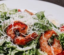 Салат цезарь с курицей