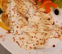 Семга с креветками в сливочном соусе