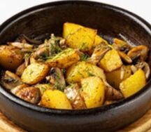 Картофель, жаренный с грибами