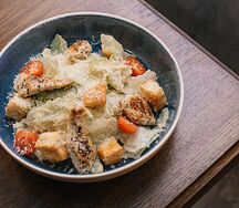 Цезарь с курицей
