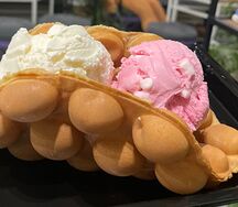 Вафля с мороженым