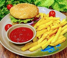 Бургер-комбо с сочной куриной котлетой