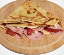 Блин с ветчиной и сыром