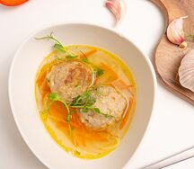 Тефтели мясные в бульоне с овощами