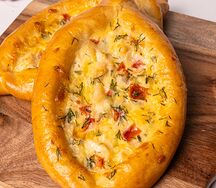 Лодочка с куриным филе и болгарским перцем