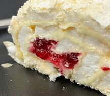 Рулет меренговый