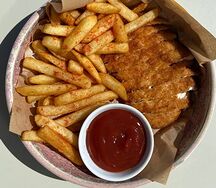 Куриный шницель с картофелем фри