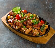 Куриное мясо на сковороде