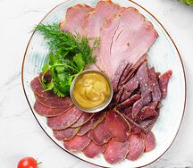 Мясная тарелка