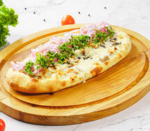 Жюльен с грибами и курицей на тесте