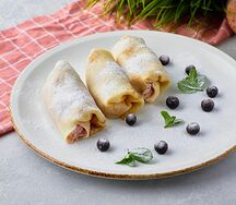Блины с черникой и творогом