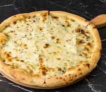 Пицца четыре сыра