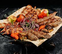 Ассорти люля-кебаб с овощами