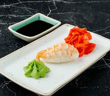 Суши с креветкой