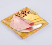 Блин с ветчиной, сыром и грибами
