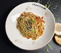 Лапша Удон с грибами и овощами