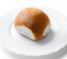 Булочка белая