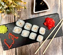 Классические роллы с курицей