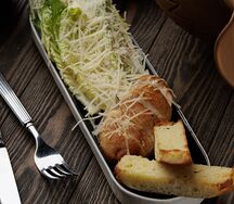Цезарь с курицей