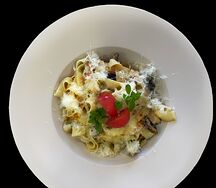 Паста с курицей и грибами