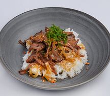 Говядина пулькоги гальби с белым рисом