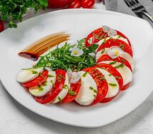 Салат капрезе