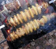 Картофель с курдюком на мангале