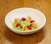 Зеленое ризотто с креветками