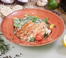 Салат Цезарь с курицей от Стейкс