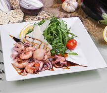 Салат Руккола с морепродуктами
