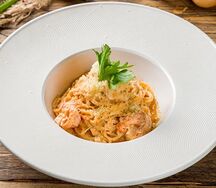 Спагетти Диабло с тигровыми креветками