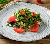 Салат из куриного филе с грейпфрутом