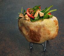 Кулёк с курицей в соусе терияки