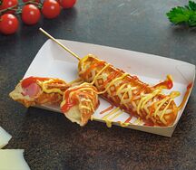 Корн-дог с сыром и сосиской