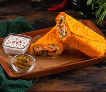 Шаурма с курицей в сырном лаваше