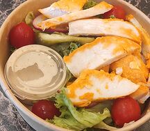 Салат с копченой грудкой в ореховом соусе