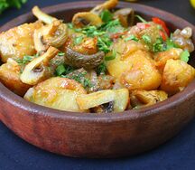 Жаркое по-грузински со свининой и грибами