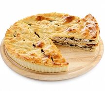 Осетинский пирог с куриным филе и грибами