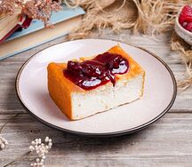 Пудинг творожный с вишней