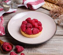 Корзинка с малиной