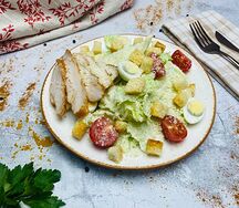 Салат Цезарь с курицей